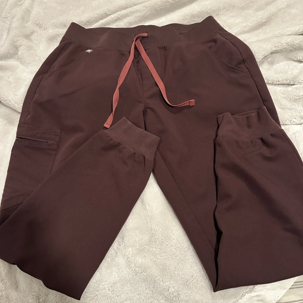 Figs Chocolate Brown Scrub joggers PO4237
